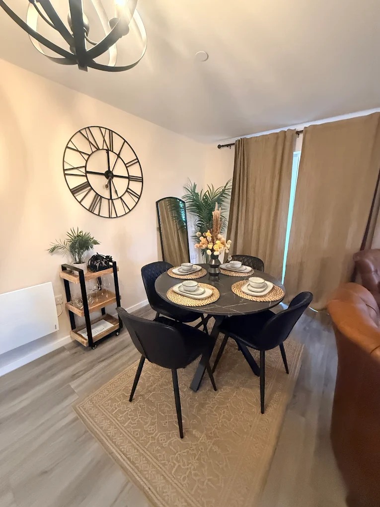 Serviced Accommodation Dining